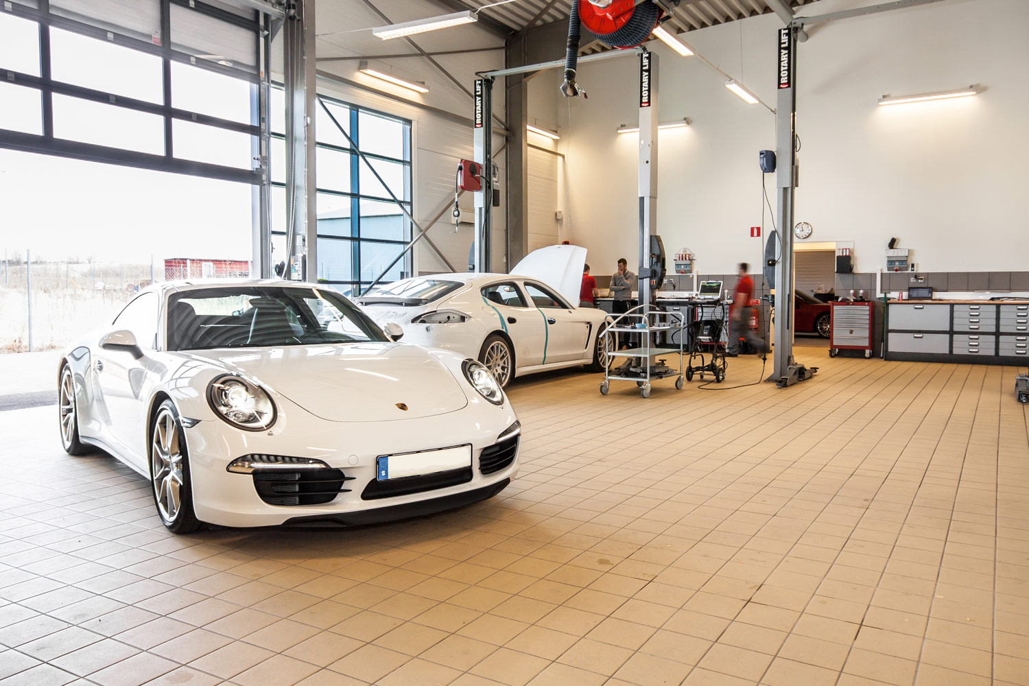 Showroom Mosul-System s vozy Ferrari